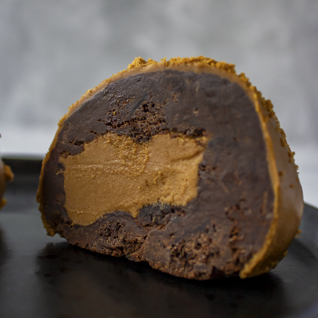 Loaded Legend Choccy Boom Bite with Biscoff