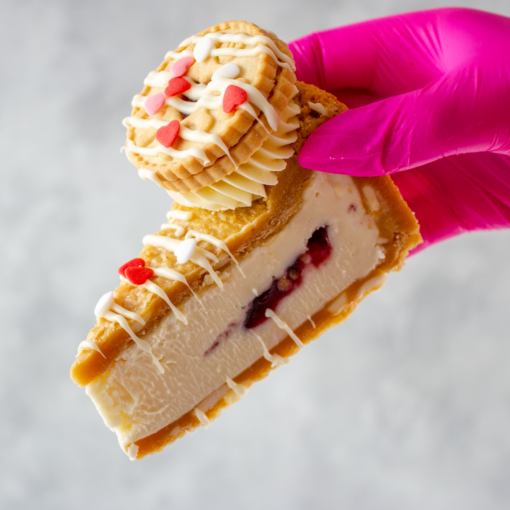 PREORDER - Full Limited Edition Valentine's Jammie Dodger Cookie Pie - 12 Slices