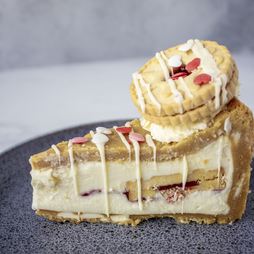 PREORDER - Full Limited Edition Valentine's Jammie Dodger Cookie Pie - 12 Slices