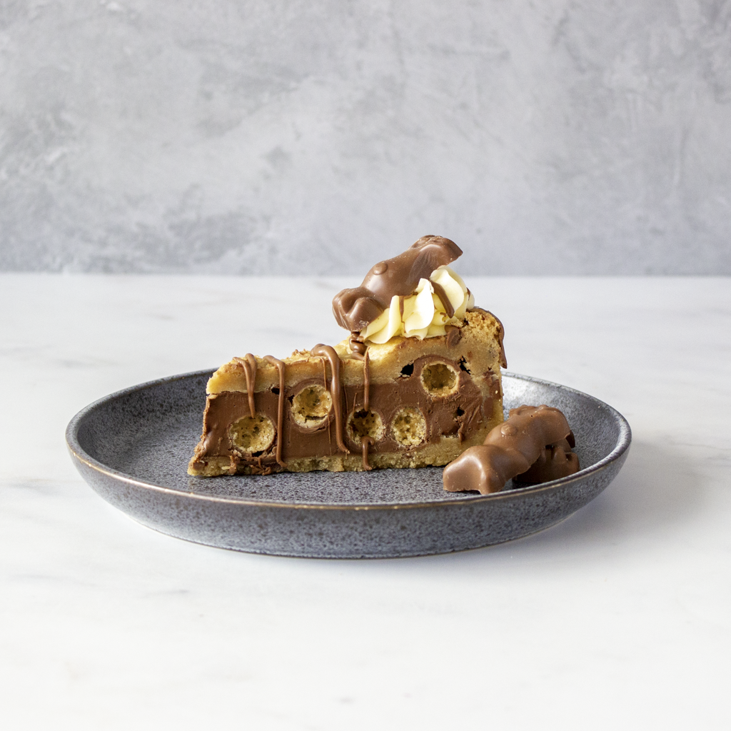 Malteser Reindeer Christmas Cookie Pie Slice