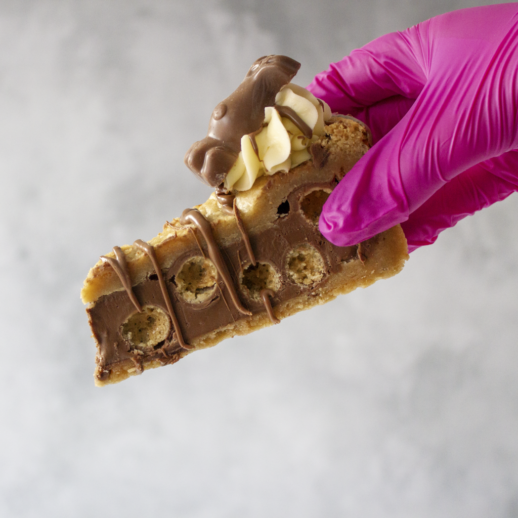 Malteser Reindeer Christmas Cookie Pie Slice
