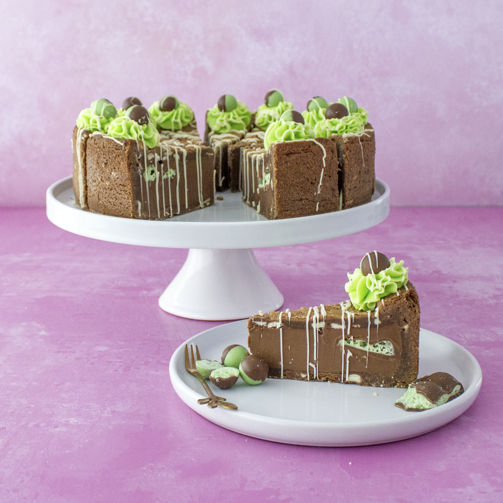 PREORDER - Full Mint Aero Cookie Pie - 12 Slices