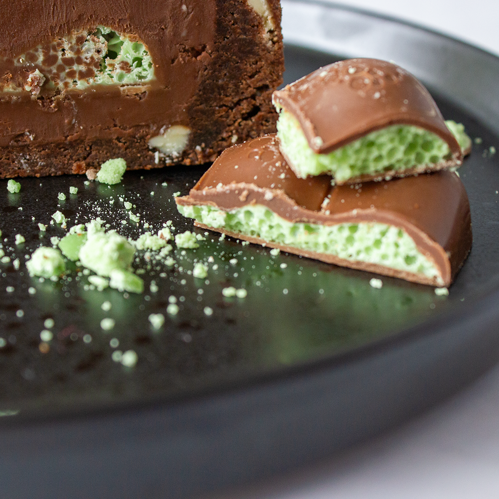Full Mint Aero Cookie Pie - 12 Slices
