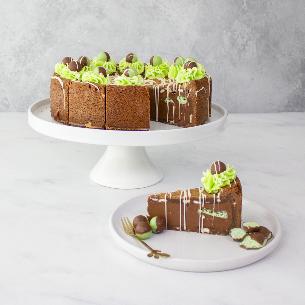 PREORDER - Full Mint Aero Cookie Pie - 12 Slices