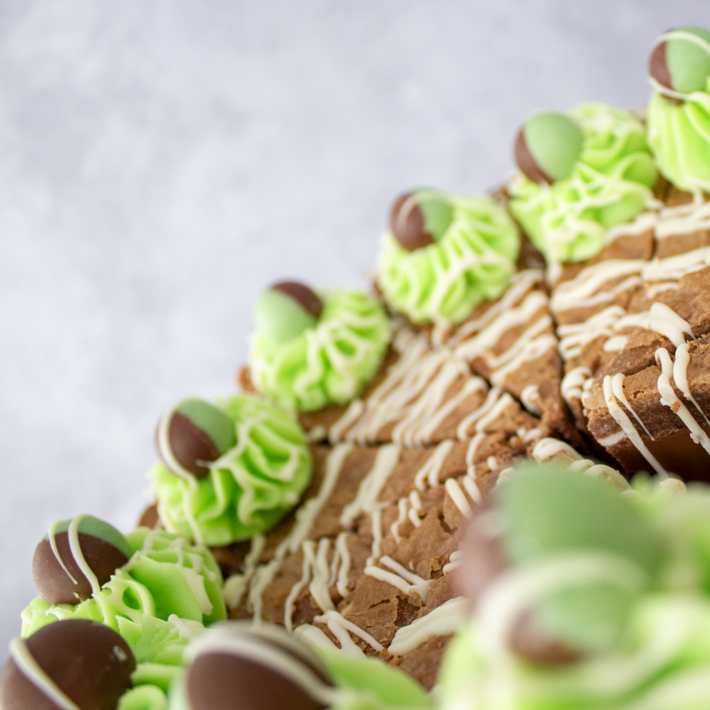 PREORDER - Full Mint Aero Cookie Pie - 12 Slices