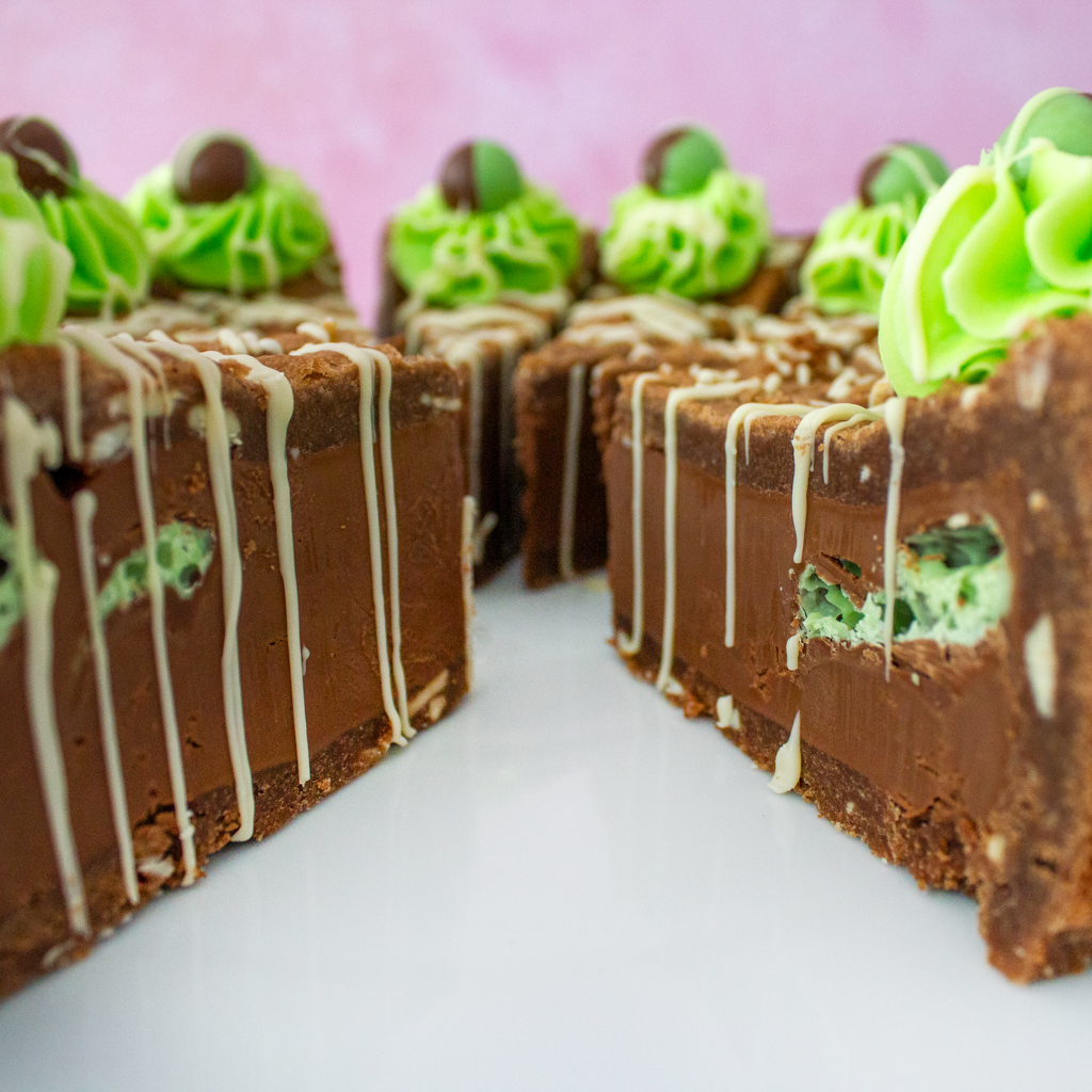 PREORDER - Full Mint Aero Cookie Pie - 12 Slices