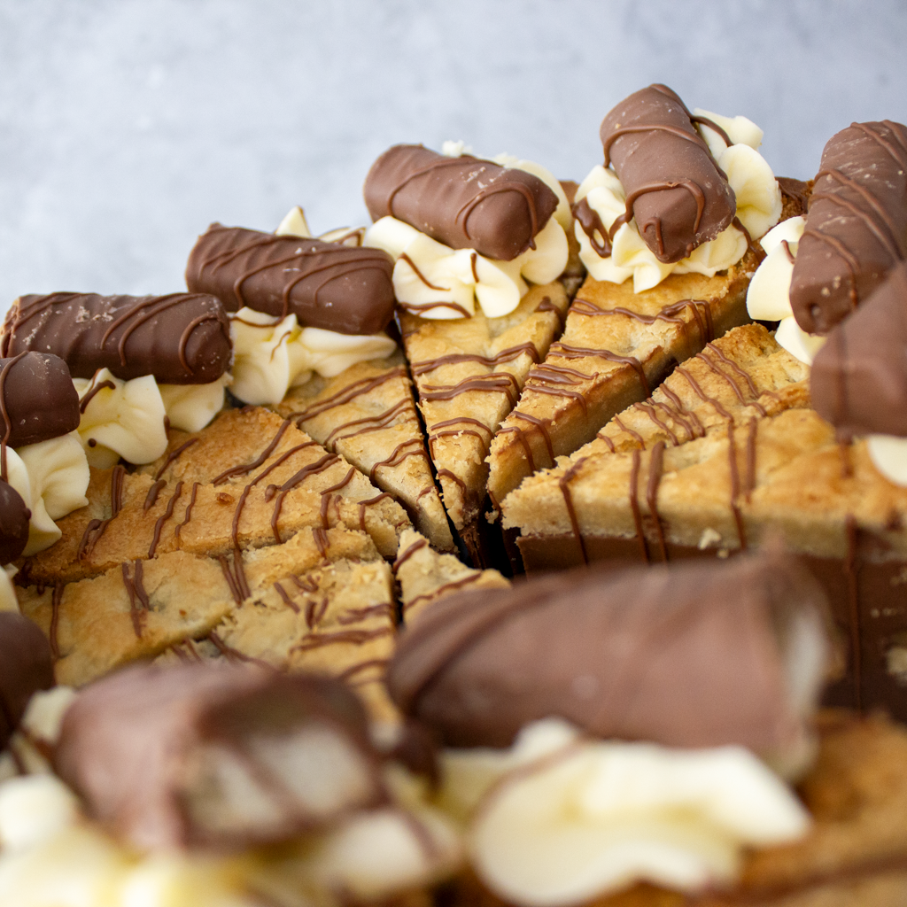 PREORDER - Full Twix Cookie Pie - 12 Slices