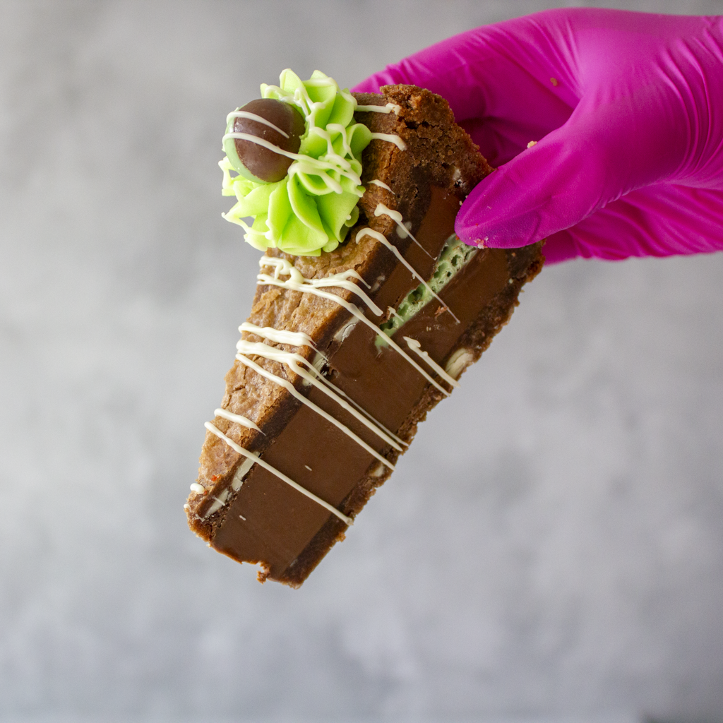 PREORDER - Full Mint Aero Cookie Pie - 12 Slices