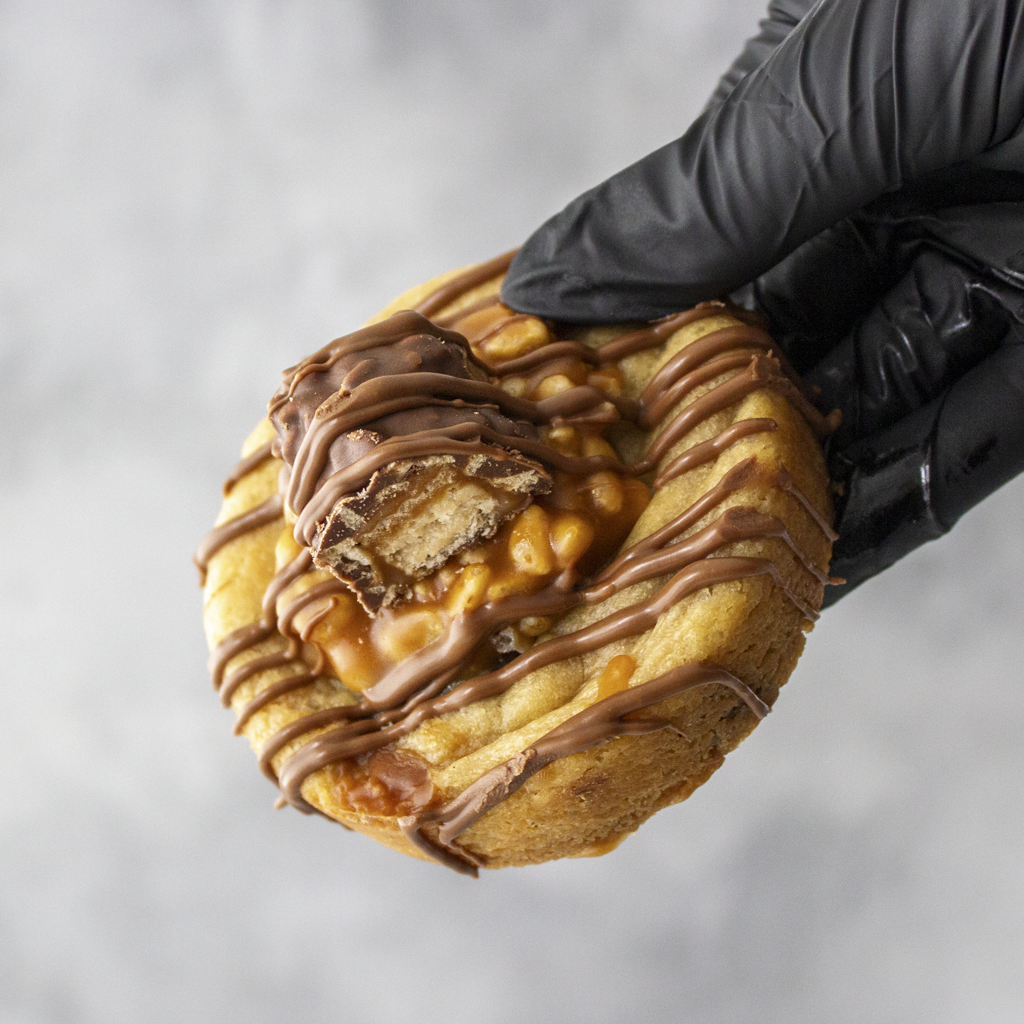 Lion Bar Stuffed Deluxe Cookie