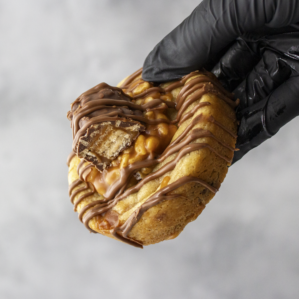 Lion Bar Stuffed Deluxe Cookie