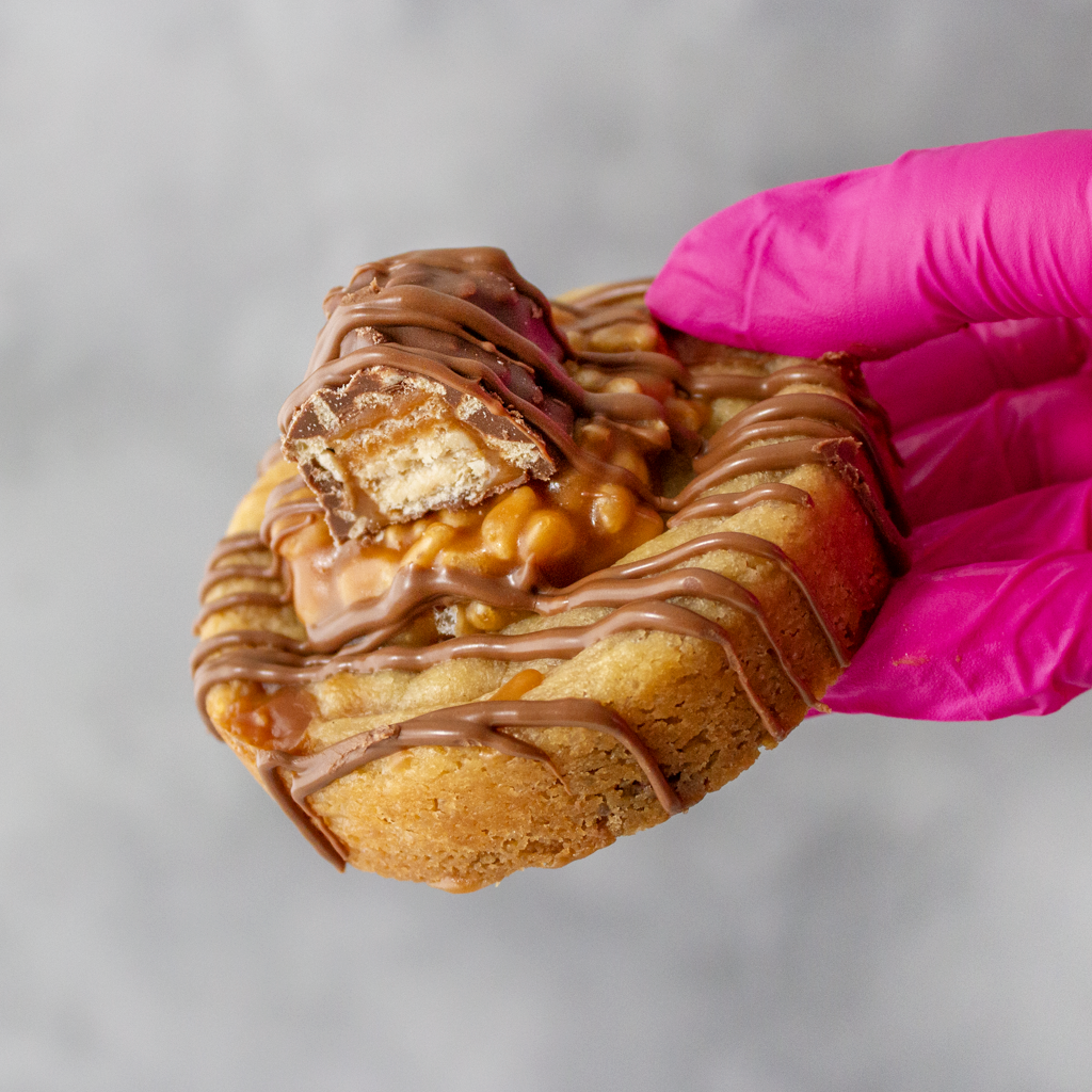 Lion Bar Stuffed Deluxe Cookie