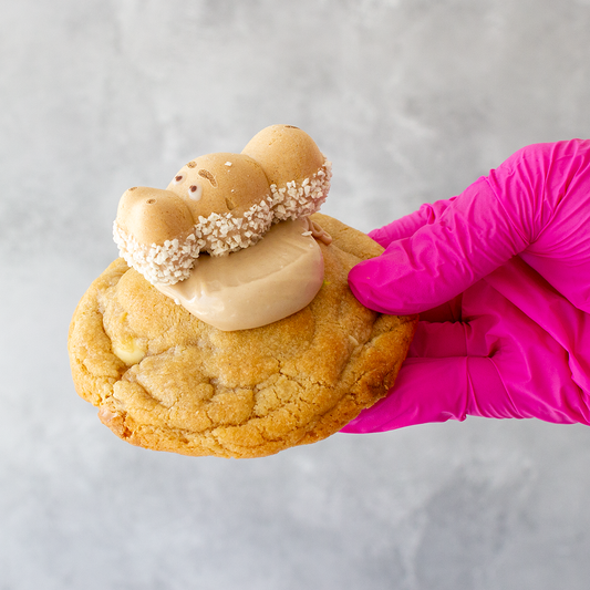 White Bueno Hippo Deluxe Cookie